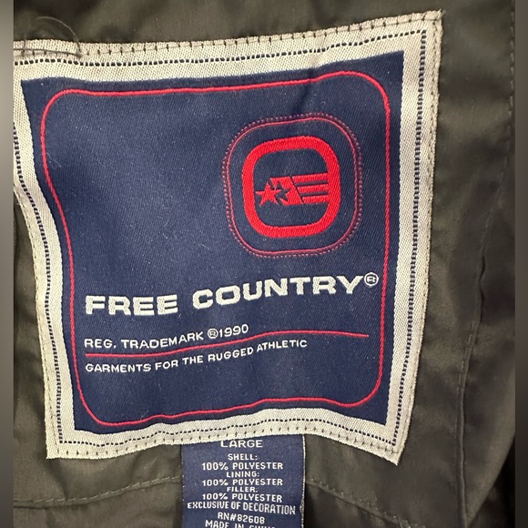 Winter coat with double lining and removable cap large - Picture 4 of 6